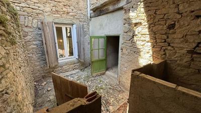 Remise - 85 m² - 5 pièces