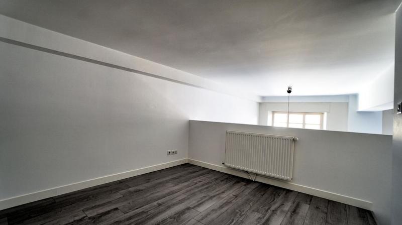 Loft - 103 m² - 5 pièces