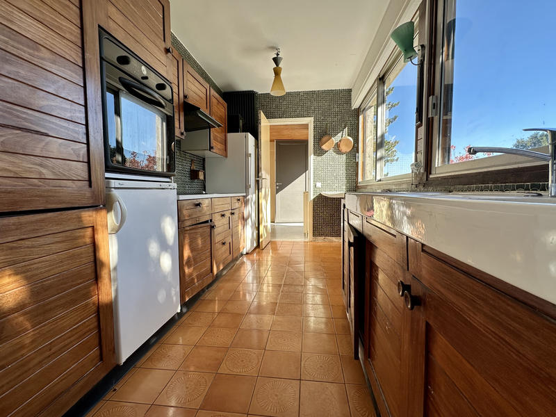 Maison - 220 m² - 9 pièces