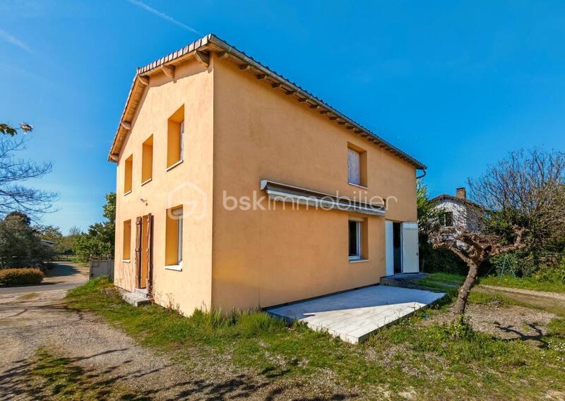 Maison traditionnelle - 80 m² - 5 pièces