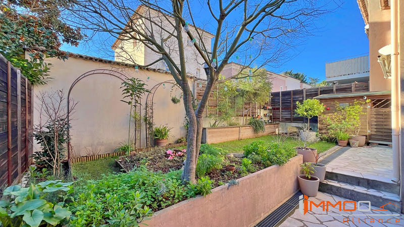 Maison - 95 m² - 5 pièces