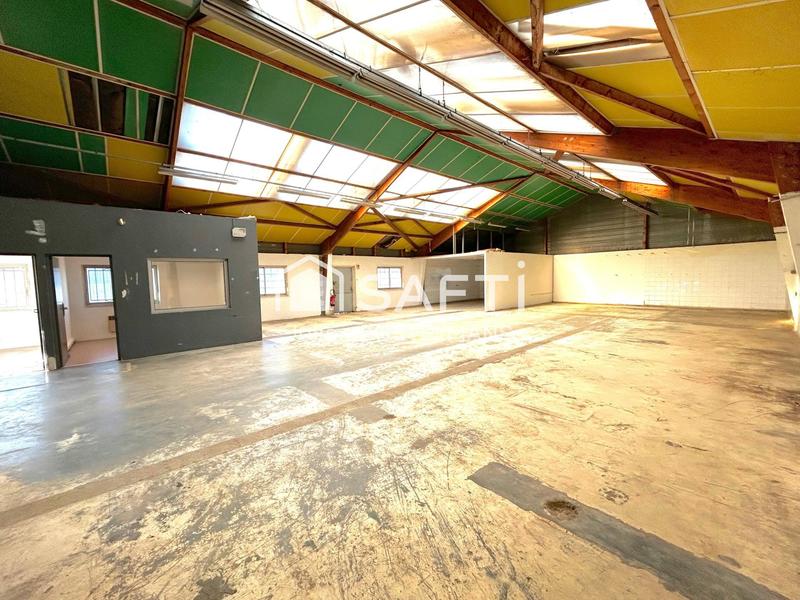 Local commercial - 299 m² - 1 pièce