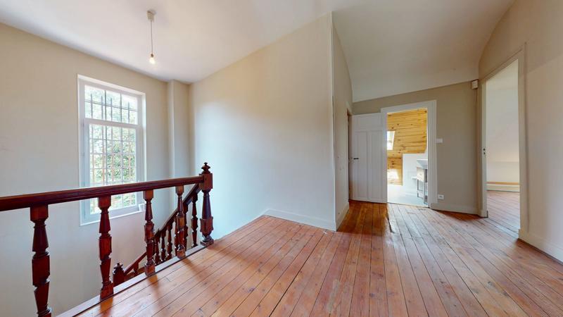 Maison traditionnelle - 350 m² - 12 pièces