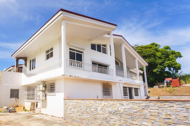 Maison - 392 m² - 20 pièces