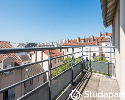 Chambre - 80 m² - 1 pièce