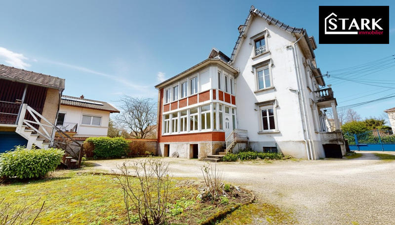 Appartement - 127 m² - 6 pièces