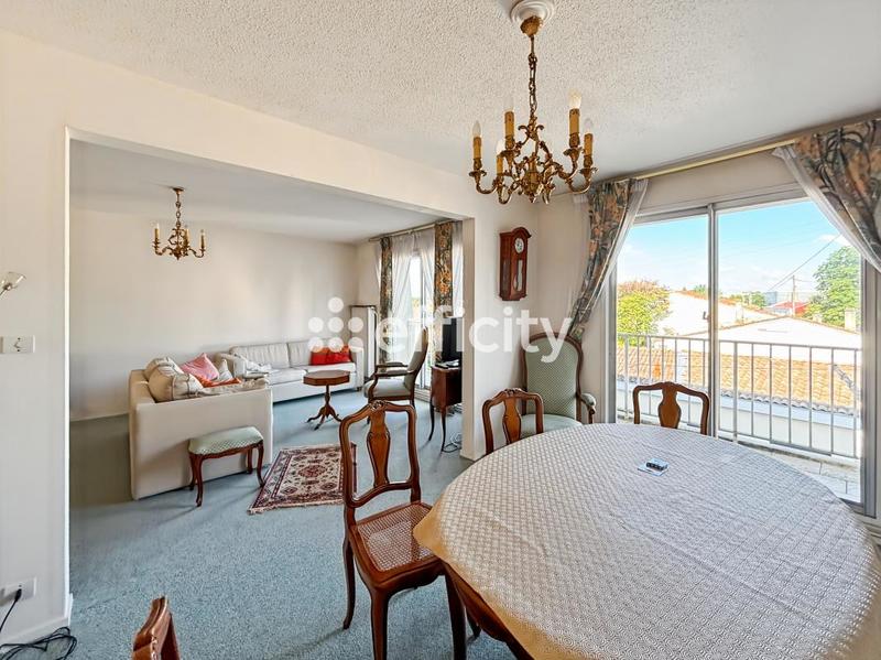 Appartement - 100 m² - 5 pièces