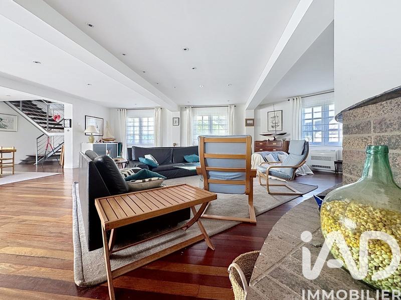 Maison - 256 m² - 7 pièces