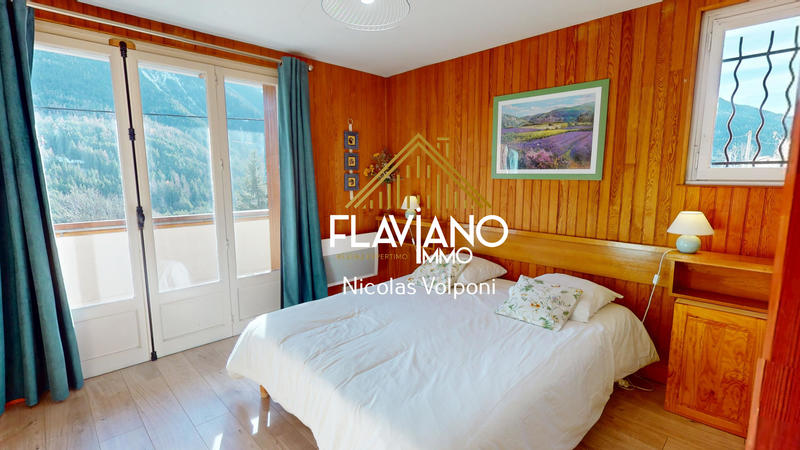 Appartement - 100 m² - 5 pièces