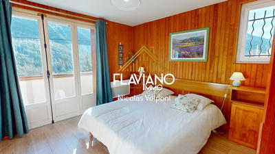 Appartement - 100 m² - 5 pièces