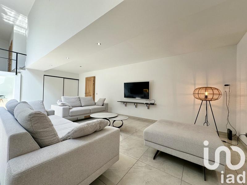 Appartement - 213 m² - 6 pièces