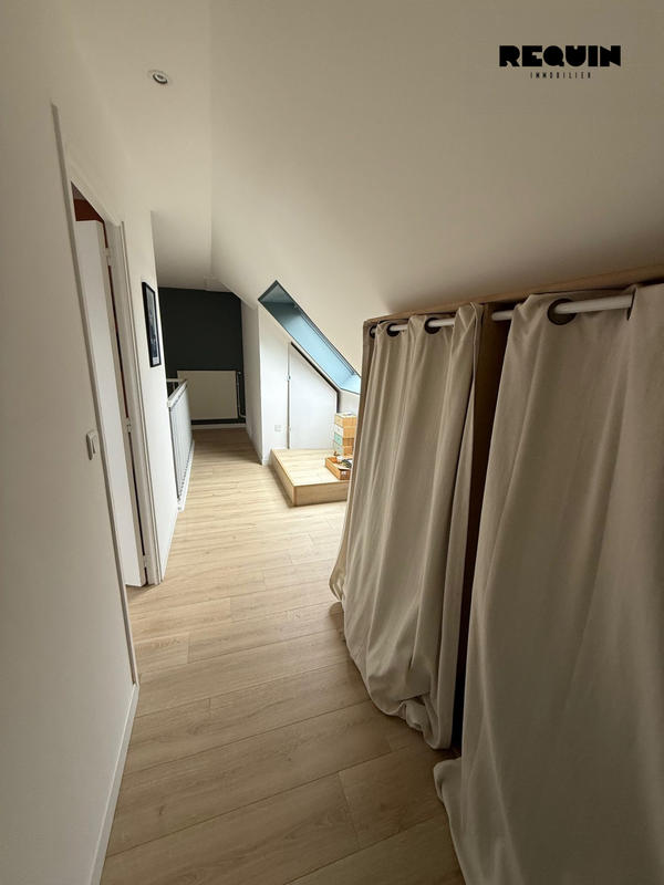 Villa - 200 m² - 8 pièces