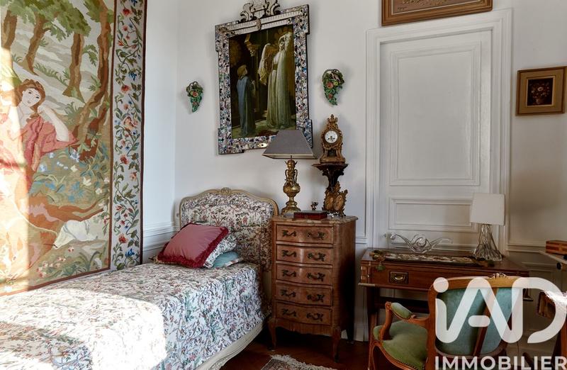 Maison - 338 m² - 14 pièces