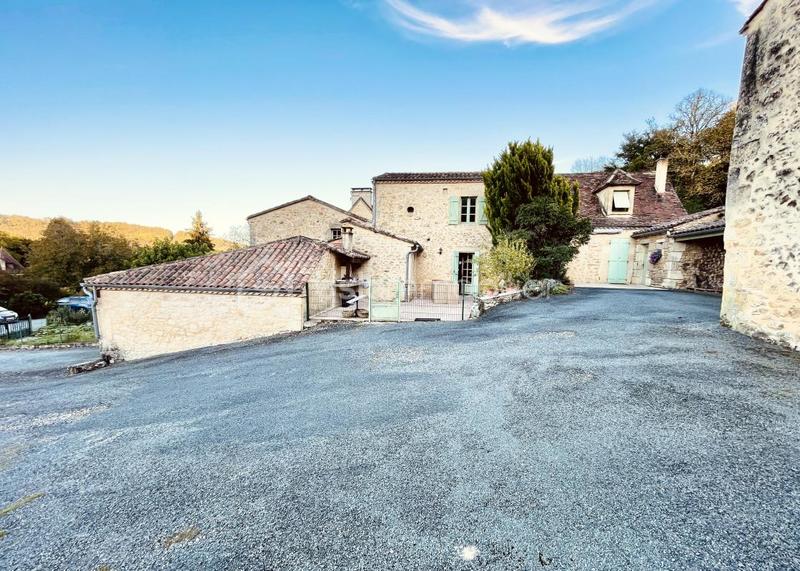 Maison en pierre - 304 m² - 16 pièces