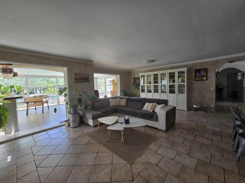 Maison - 163 m² - 5 pièces