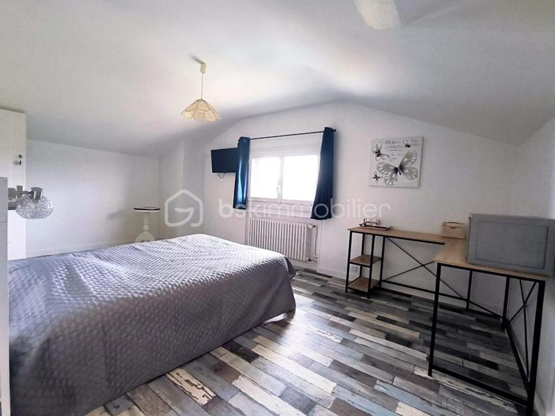 Maison - 196 m² - 9 pièces