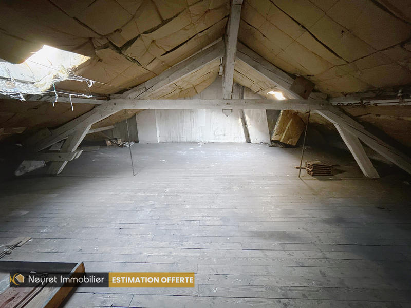 Maison - 277 m² - 12 pièces