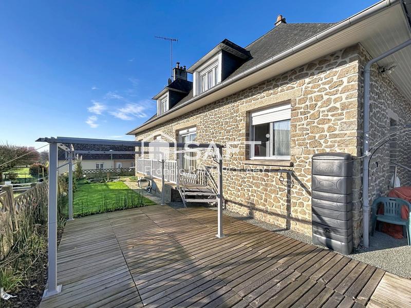 Maison - 169 m² - 8 pièces