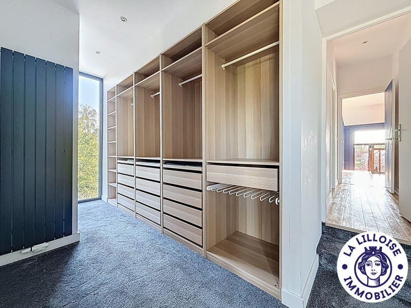 Maison - 217 m² - 7 pièces