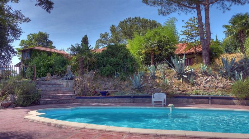 Maison ancienne - 255 m² - 9 pièces