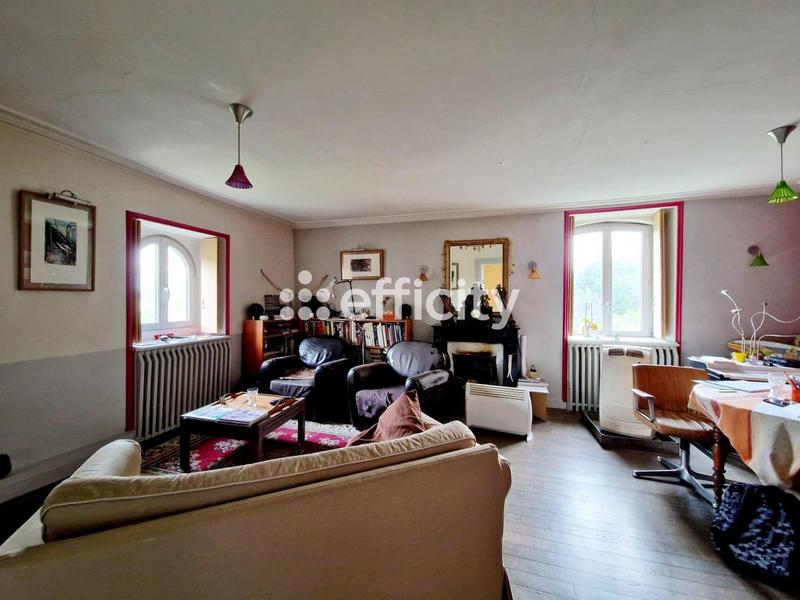 Maison - 335 m² - 12 pièces