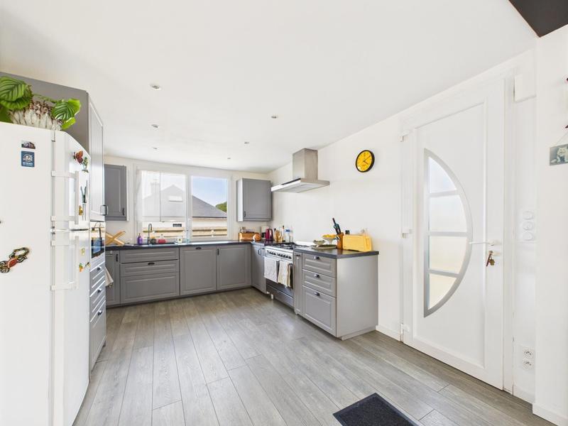 Maison - 180 m² - 6 pièces