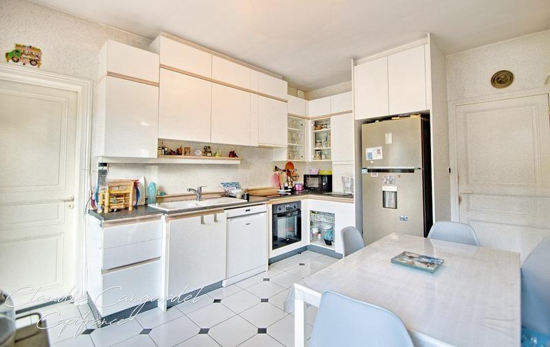 Propriété - 252 m² - 7 pièces