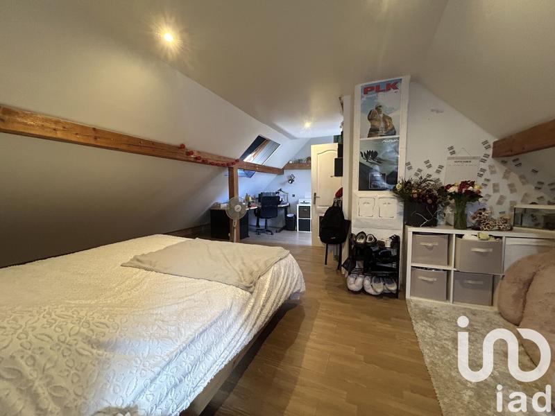 Maison - 235 m² - 9 pièces