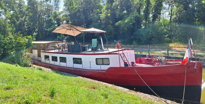 Péniche - 100 m² - 4 pièces