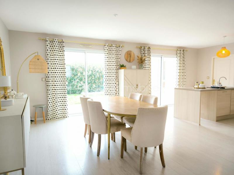 Maison - 180 m² - 6 pièces