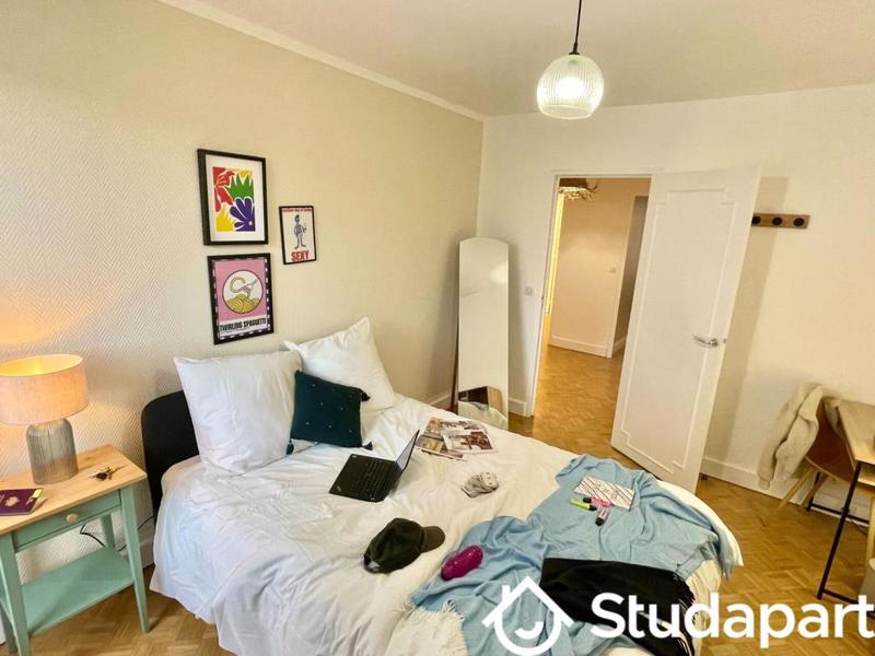 Chambre - 12 m² - 1 pièce