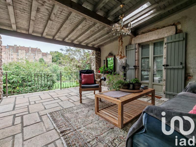 Maison - 239 m² - 7 pièces