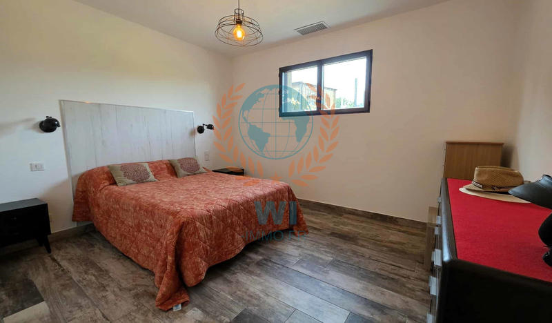 Maison - 255 m² - 7 pièces