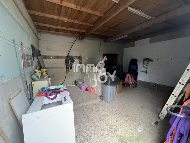 Propriété - 240 m² - 7 pièces