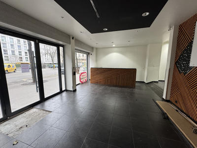 Local commercial - 65 m² - 3 pièces