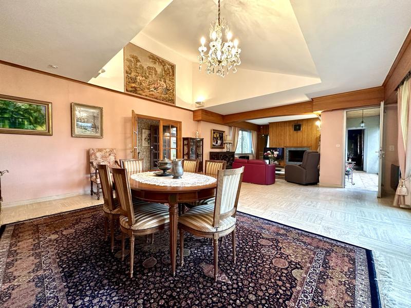 Maison de maîtres - 424 m² - 16 pièces