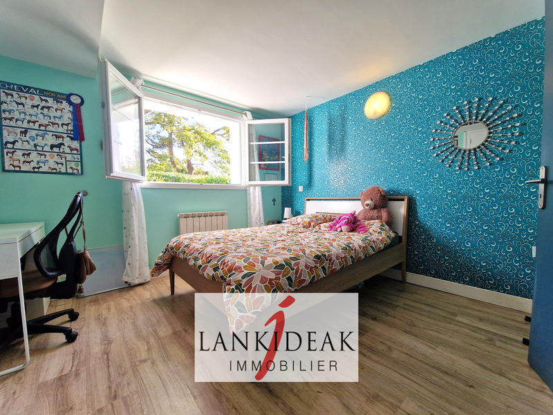 Maison - 121 m² - 7 pièces