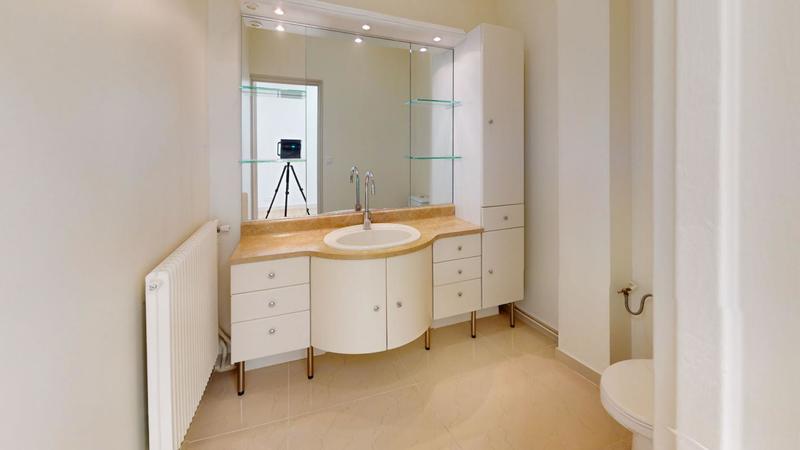 Local commercial - 89 m² - 5 pièces