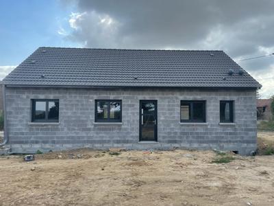 Maison - 90 m² - 5 pièces