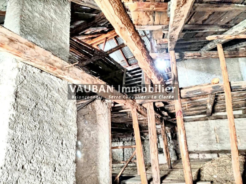 Maison - 380 m² - 3 pièces