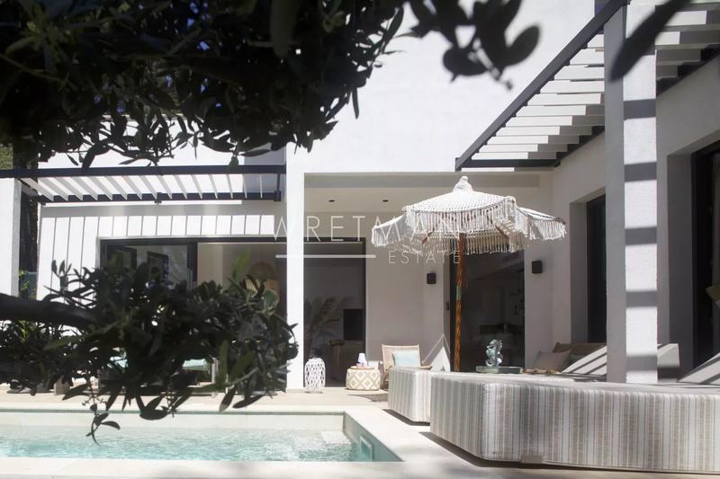 Maison - 220 m² - 7 pièces