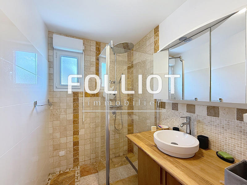 Maison - 141 m² - 7 pièces