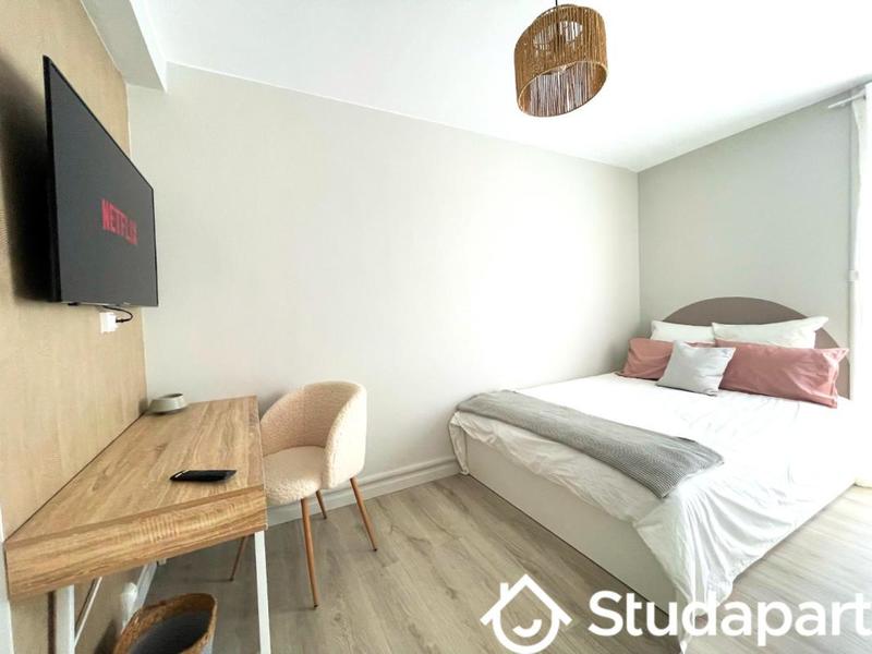 Chambre - 13 m² - 1 pièce