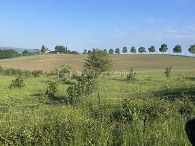 Propriété - 885 m² - 22 pièces