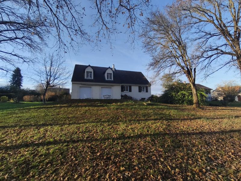 Maison traditionnelle - 170 m² - 9 pièces