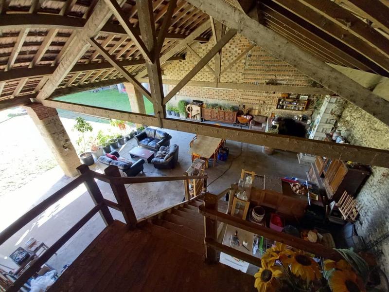 Corps de ferme - 250 m² - 8 pièces