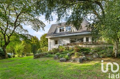 Maison - 266 m² - 8 pièces