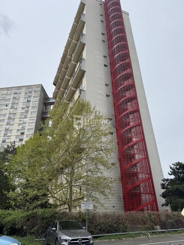 Appartement - 90 m² - 4 pièces