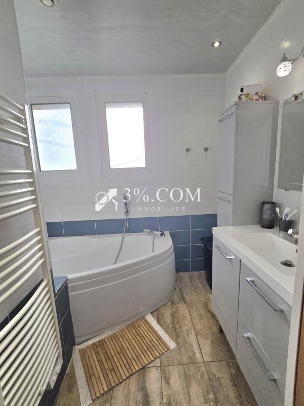 Maison - 99 m² - 6 pièces