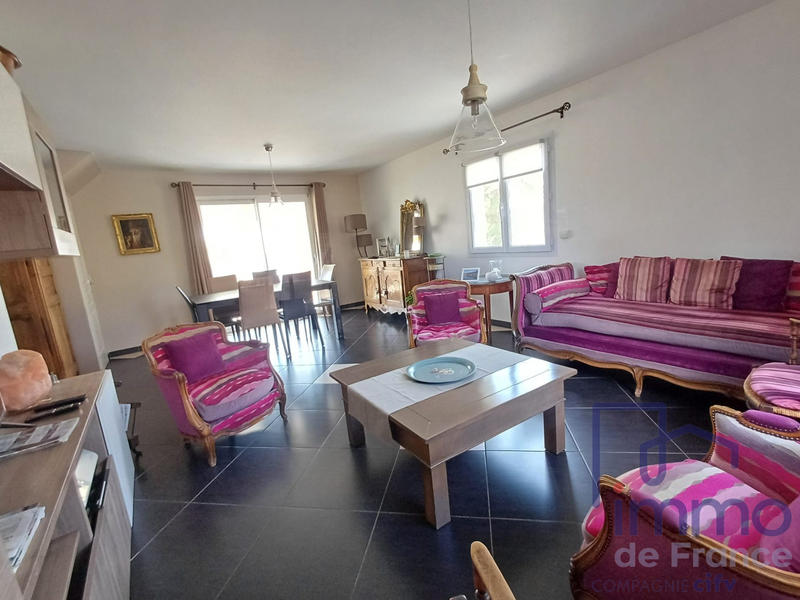 Maison - 104 m² - 5 pièces